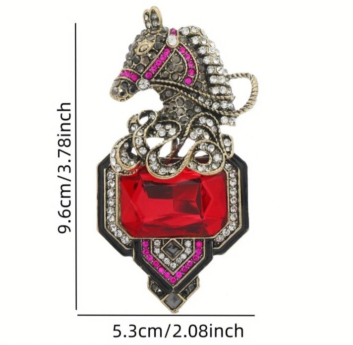 Брошь-символ 2026 года.