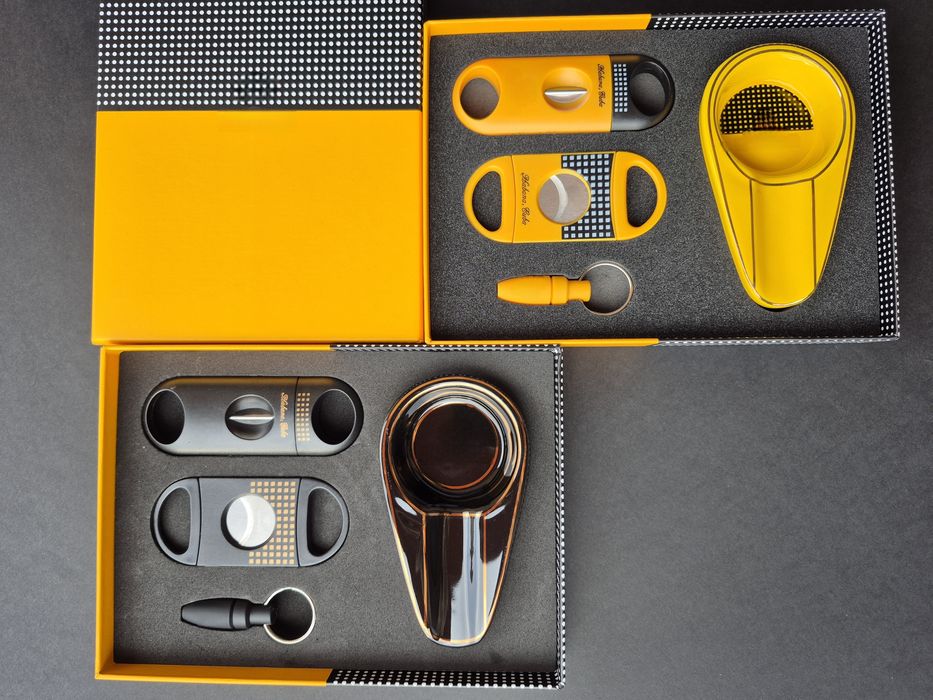 Подаръчен комплект за пури,с лого,два цвята