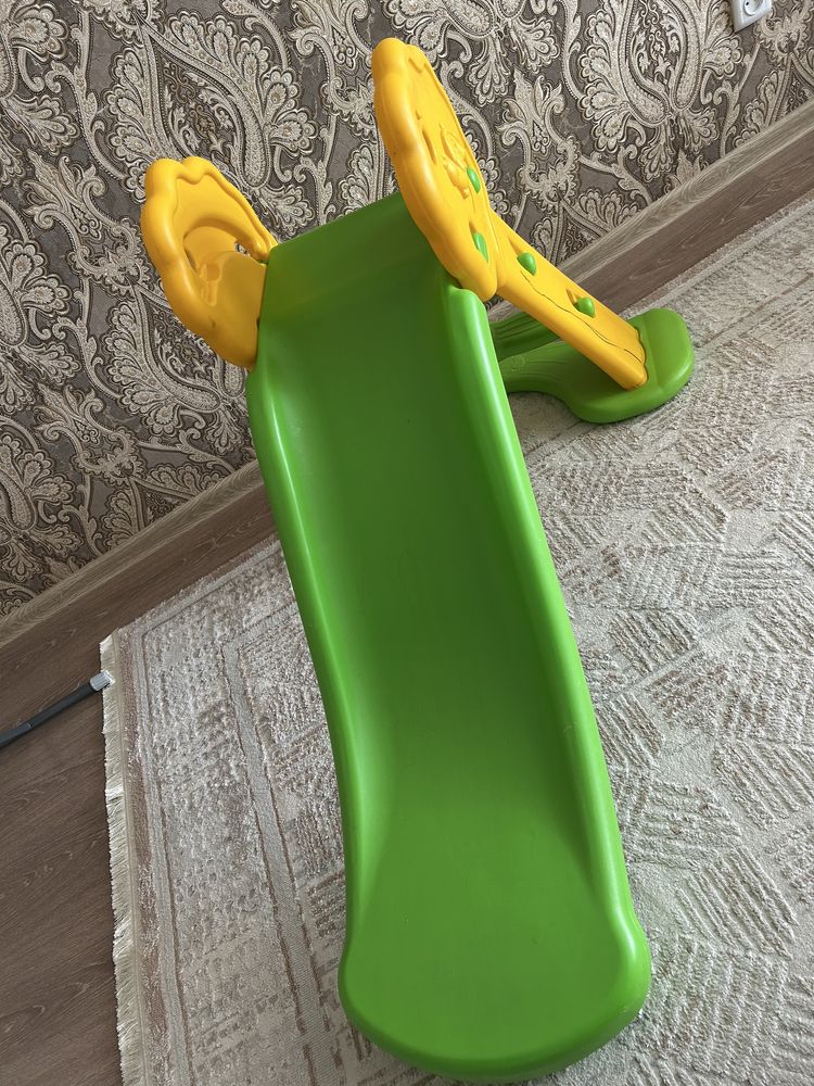 Продам горку детскую