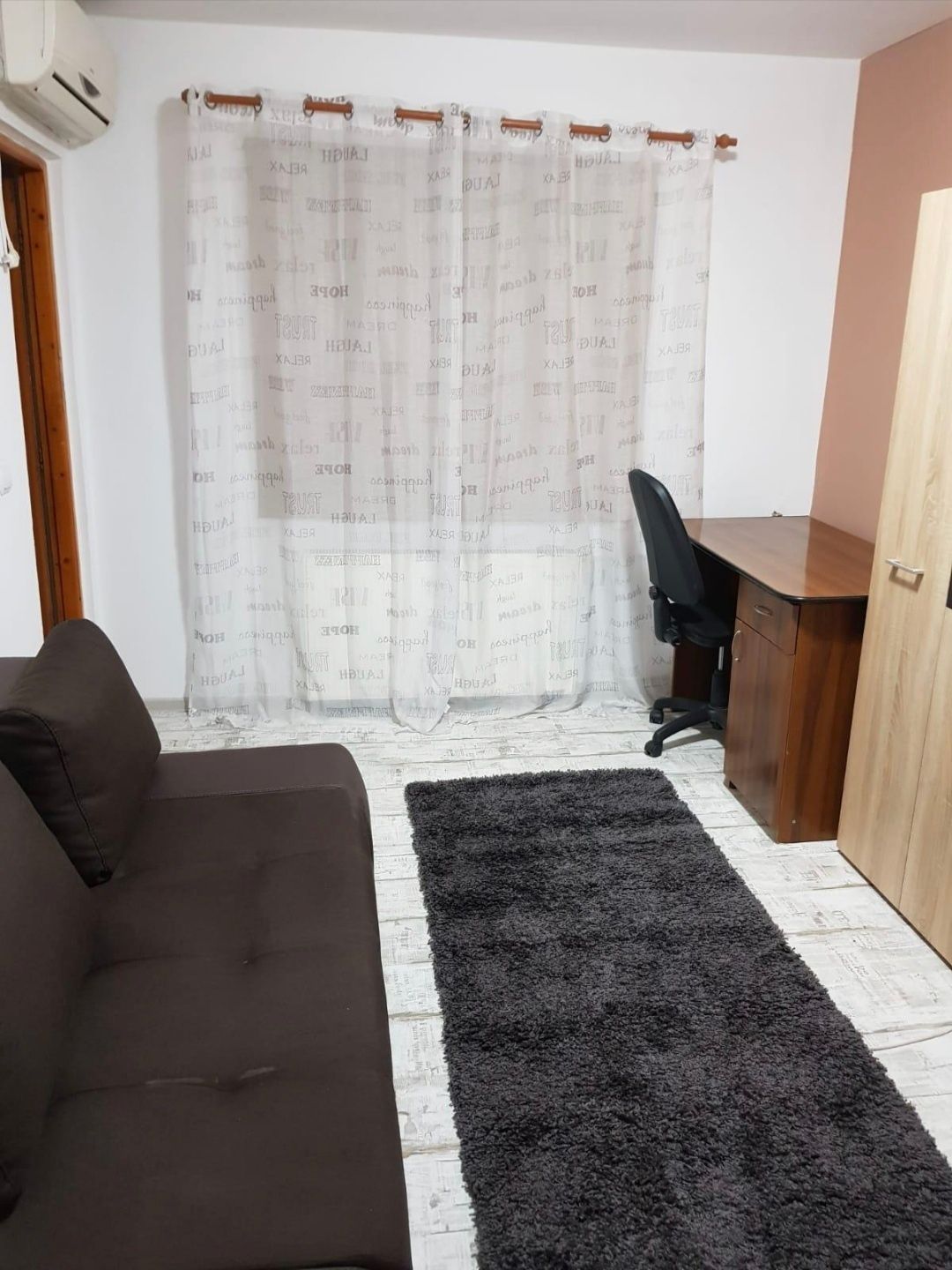 inchiriez apartament cu o camera complet mobilat utiat