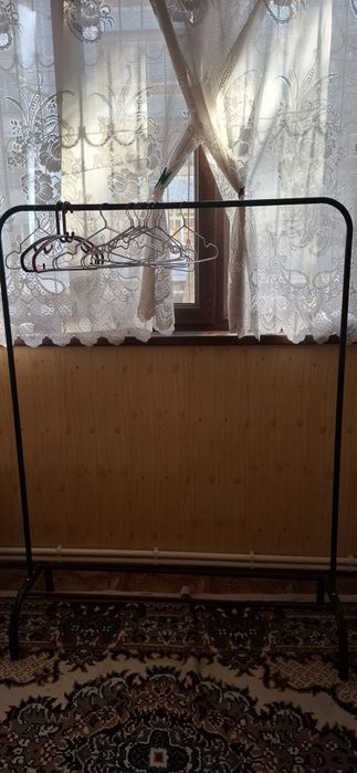 Вешалка напольная для одежды