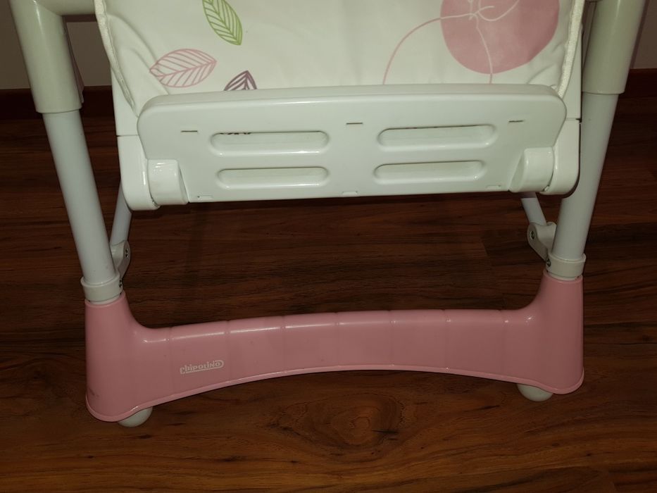 Розов стол за хранене Chipolino