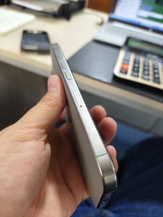 Продаю iphone 16 pro 256