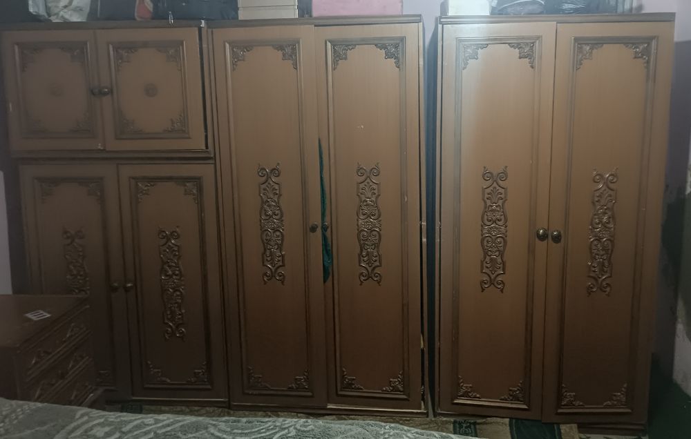 Komplekt shkaf va  javonlar holati oʻrta