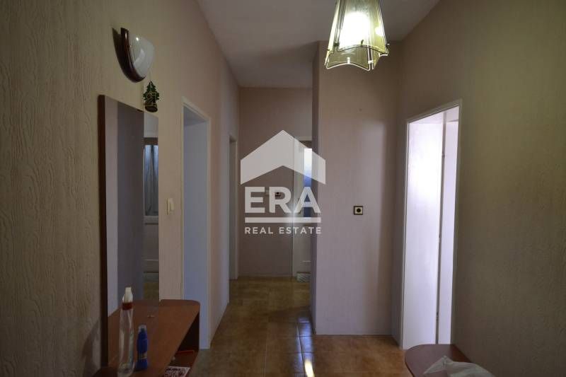 ЕРА имоти Хасково продава просторен етаж от къща в кв. Дружба, Хасково