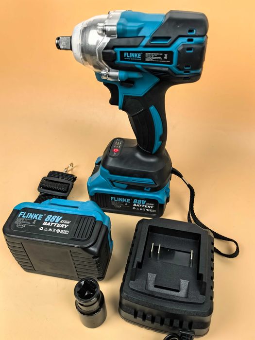 Cheie impact 400 Nm cu 2 baterii 88V 319 lei