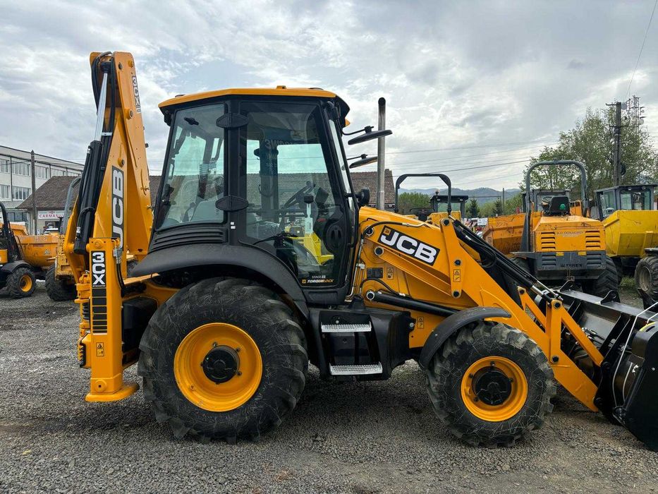 Buldoexcavator JCB 3CX, 2025, NOU