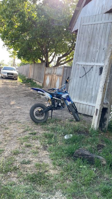 Vand cross 125 impecabil refacut tot nou