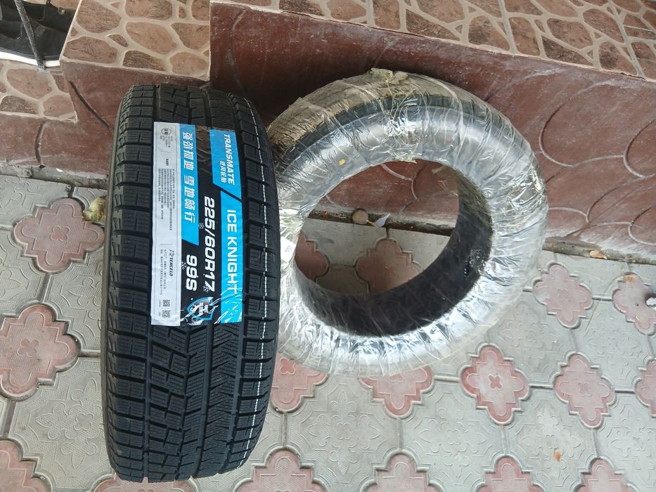 Новые шины зимние 225/60R17