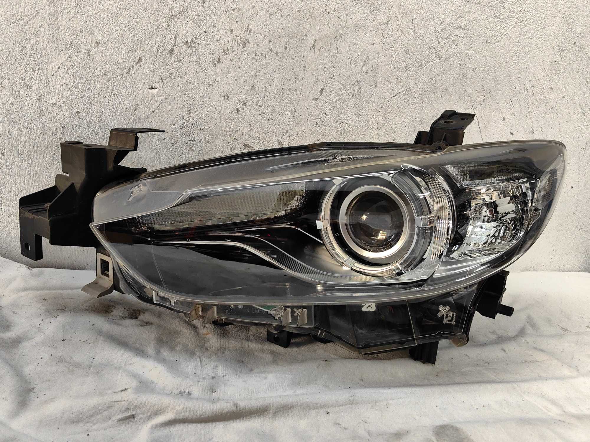 Оригинален фар Мазда 6  Mazda 6 Led Bixenon