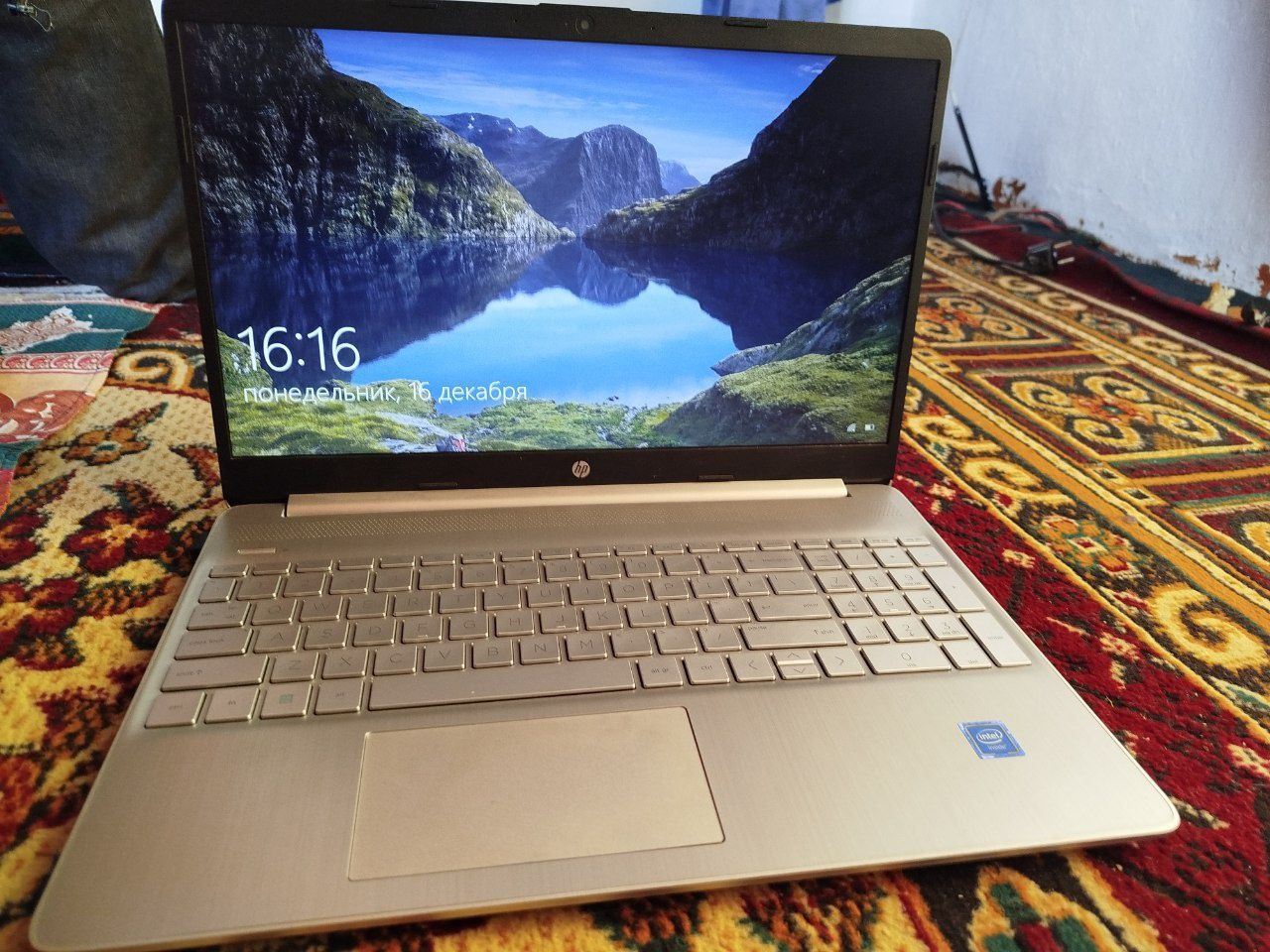 Notebook hp sotiladi