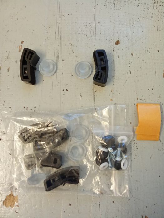 Set 30 buc cleme deflector universale capotă mașină