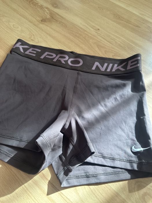 Къс клин nike много удобен