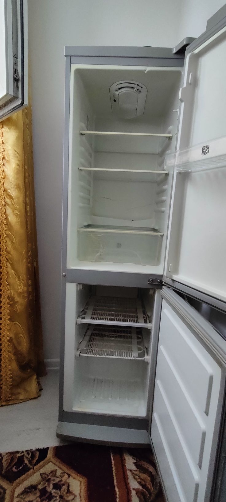 Холодильник Самсунг (нужна заправка фреона)