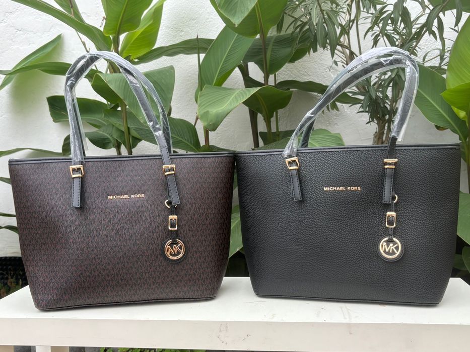 Geanta Michael Kors alb-negru