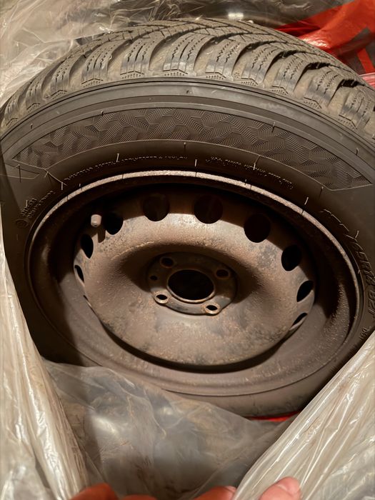 Зимни гуми Hankook 175/65/R14 с джанти за Renault Twingo