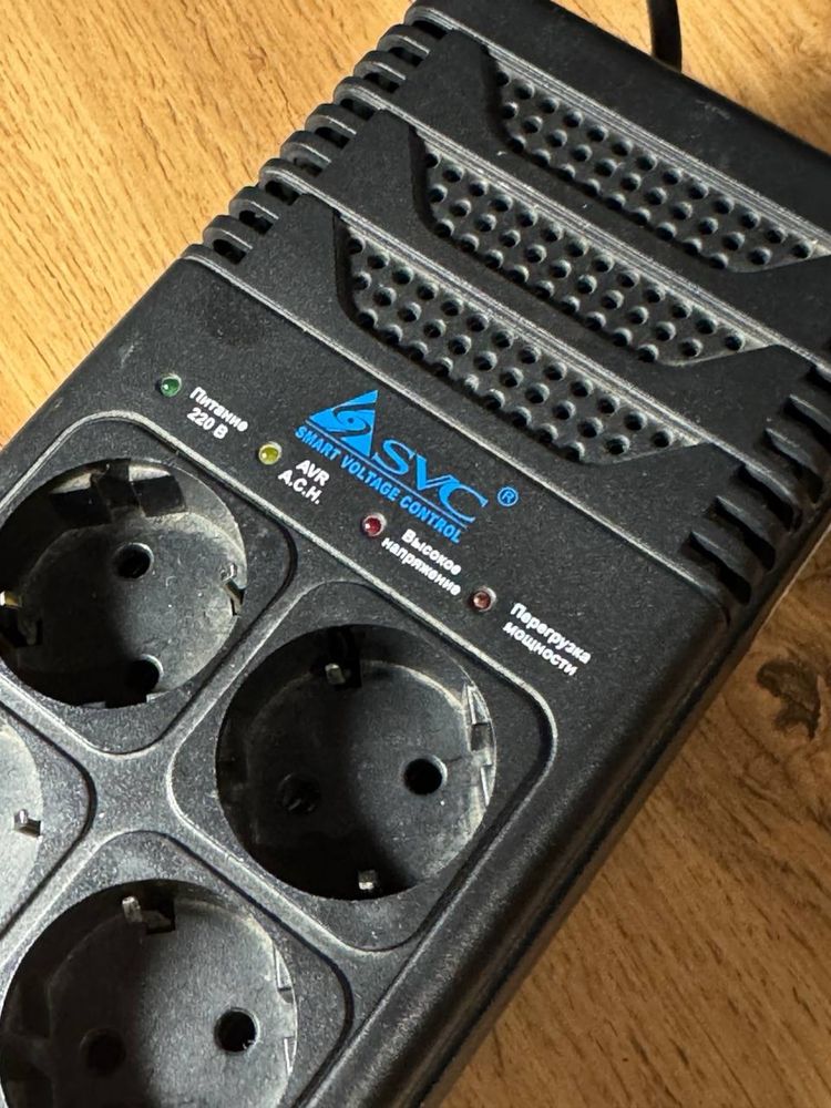 SVC AVR-1008-G стабилизатор напряжения