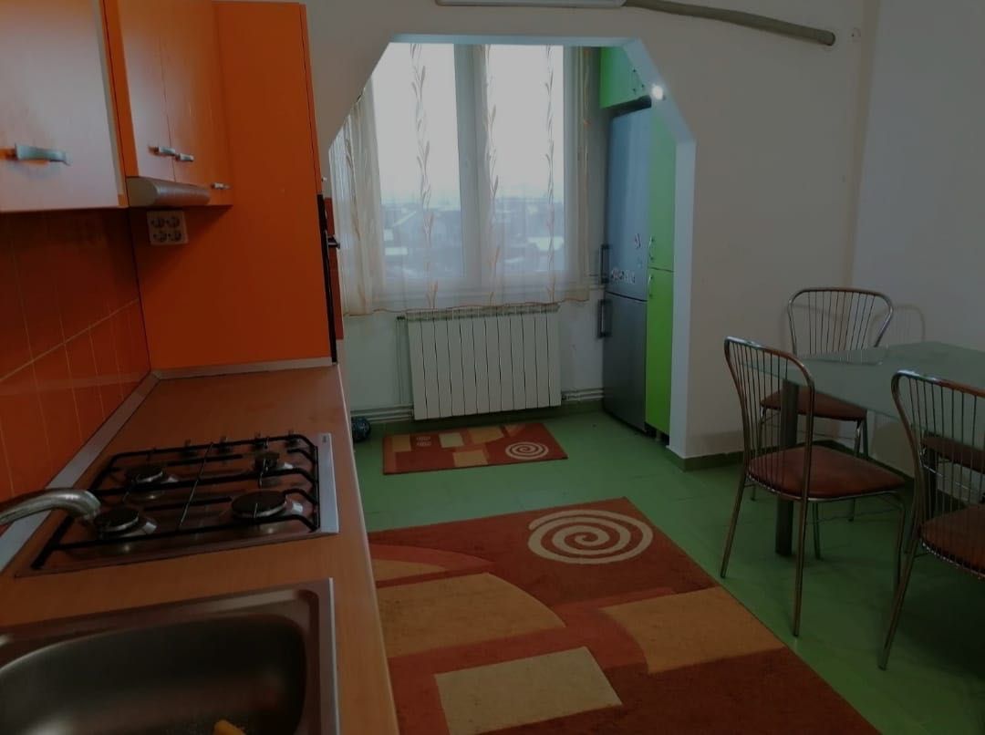 Vand apartament decomandat