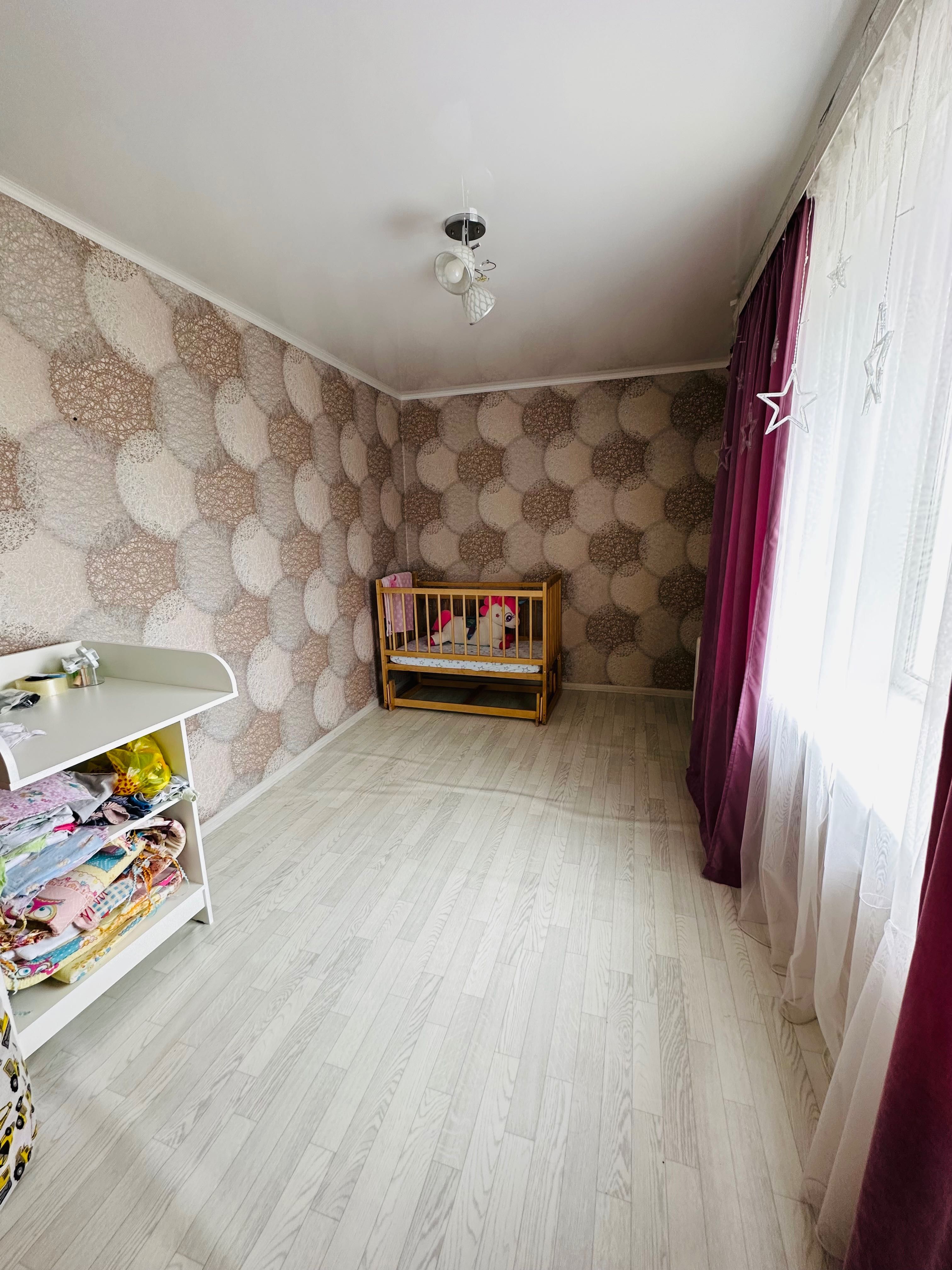 Продам квартиру 3 комнатную