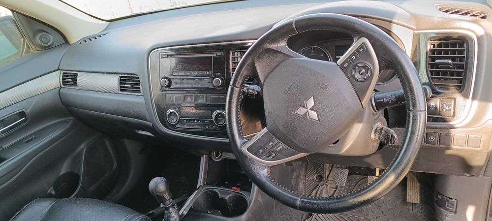 Dezmembrez  Mitsubishi Outlander 3   2.3 DI-D  2013