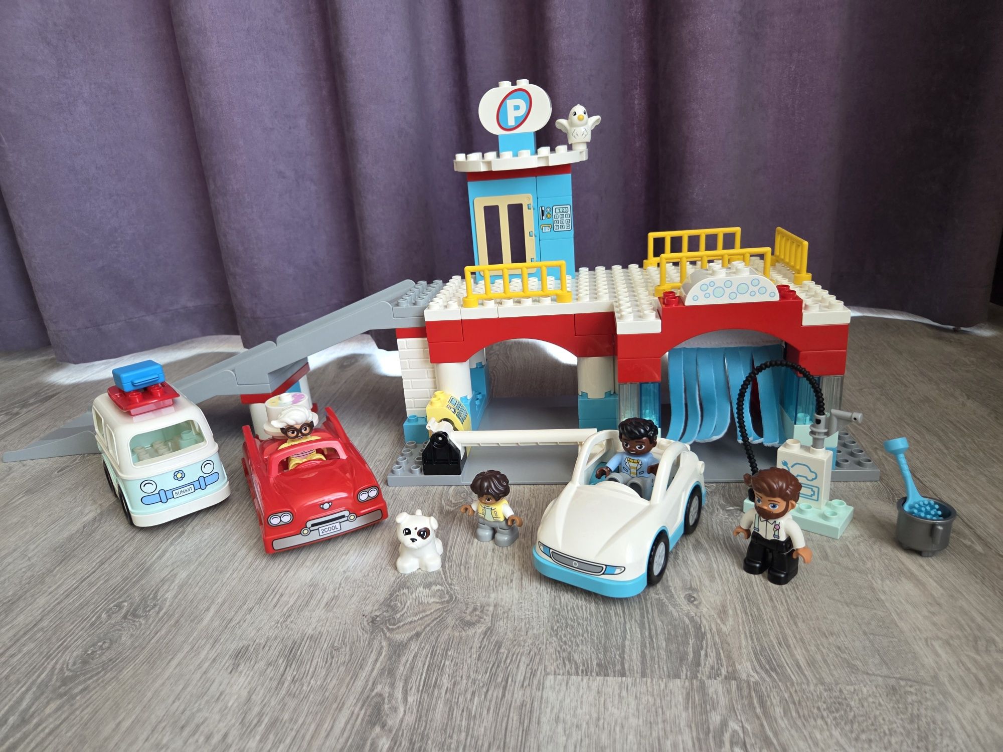 Lego Duplo - автомивка, ферма, летище