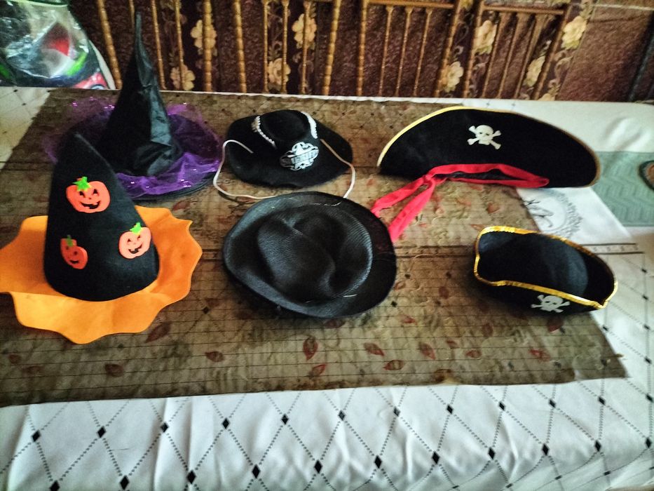 Продам новогодний маски.