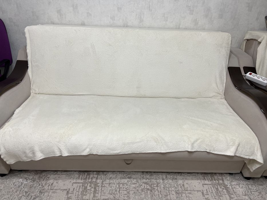 Диван с креслом акардион