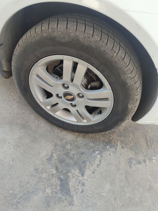 Лассети 1.8 сотилади