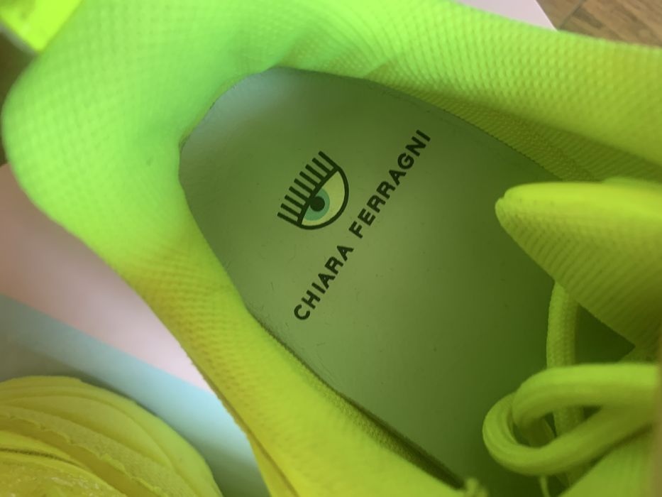 Chiara Ferragni сникърси