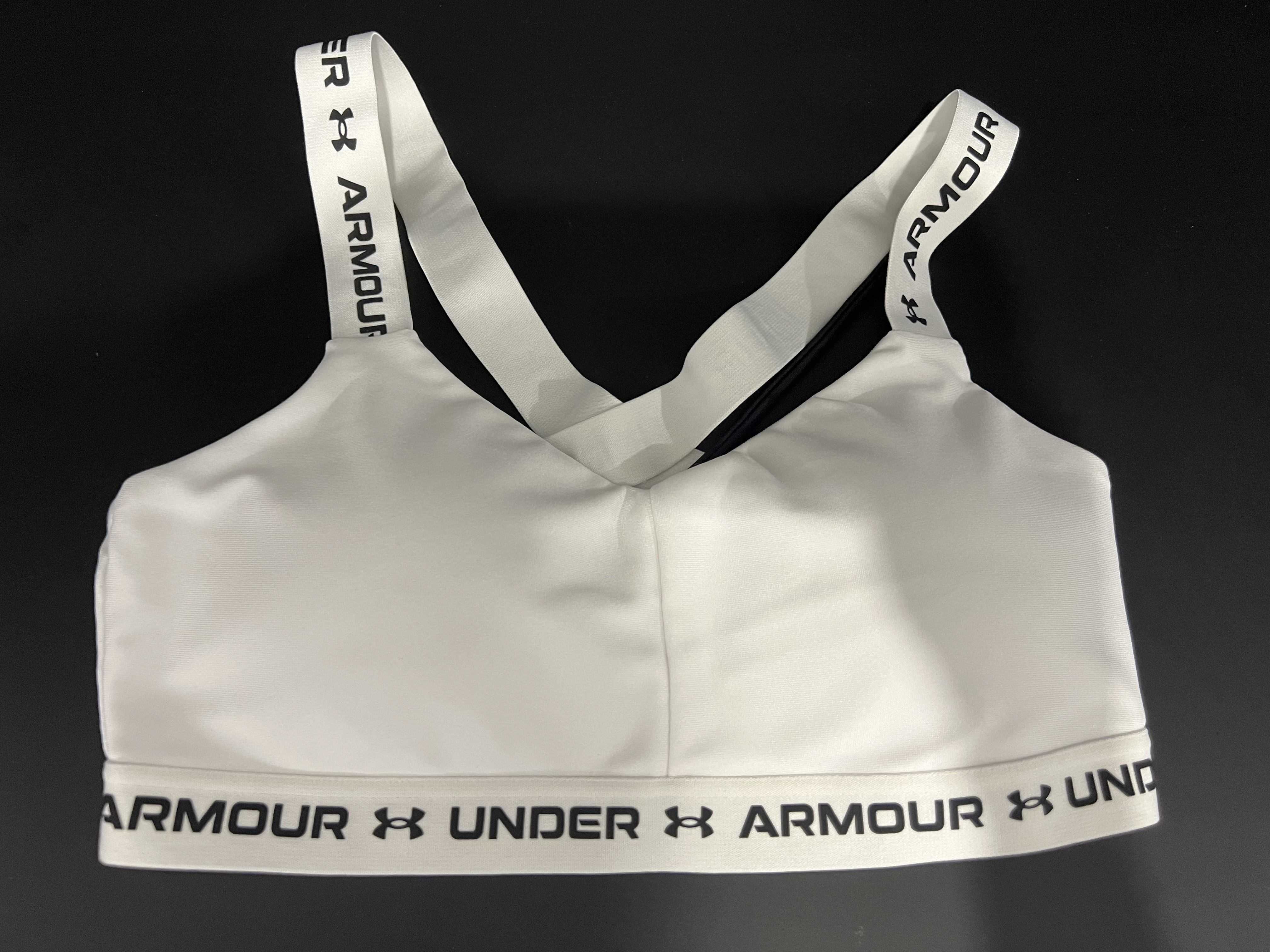Under Armour поддържащ ежедневен спортен сутиен Crossback Low (size S)