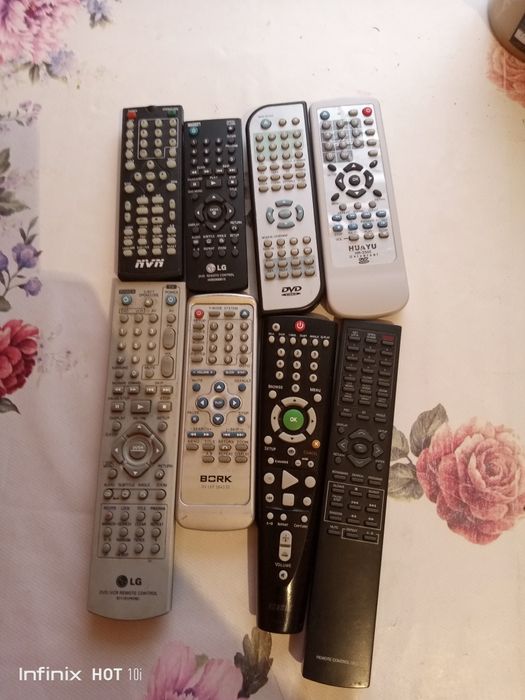 Пульты разные бу.