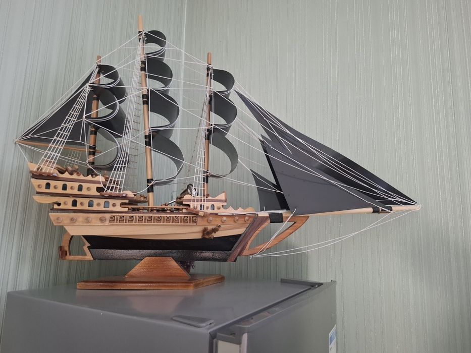 Корабль сувенир.