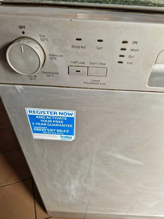 Продавам съдомиялна машина  Beko