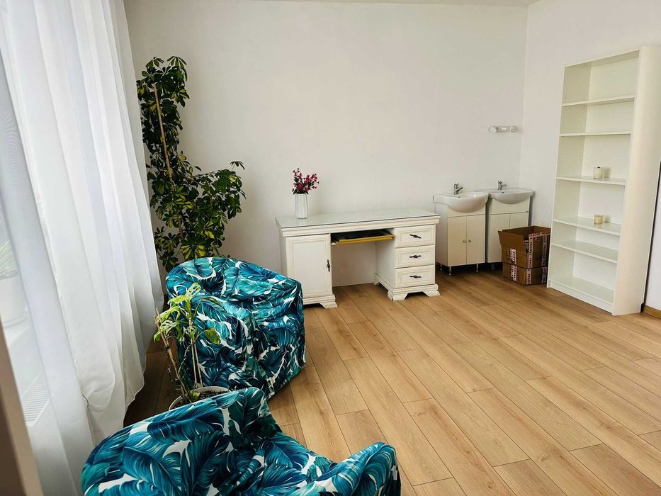 Închiriez cameră în Salon de înfrumusețare