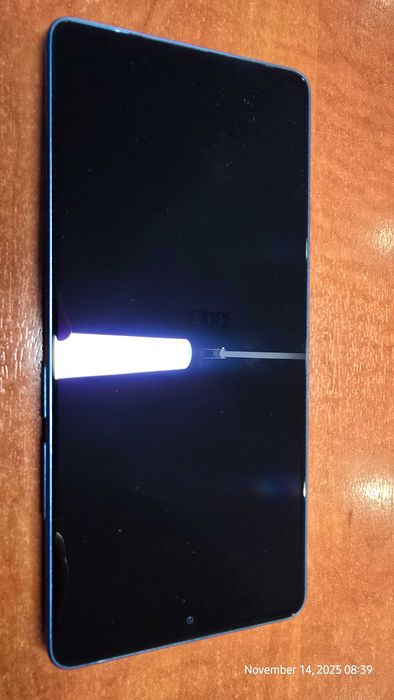 Xiaomi Poco F5 8GB/256GB син! Много добро състояние, пълен комплект!