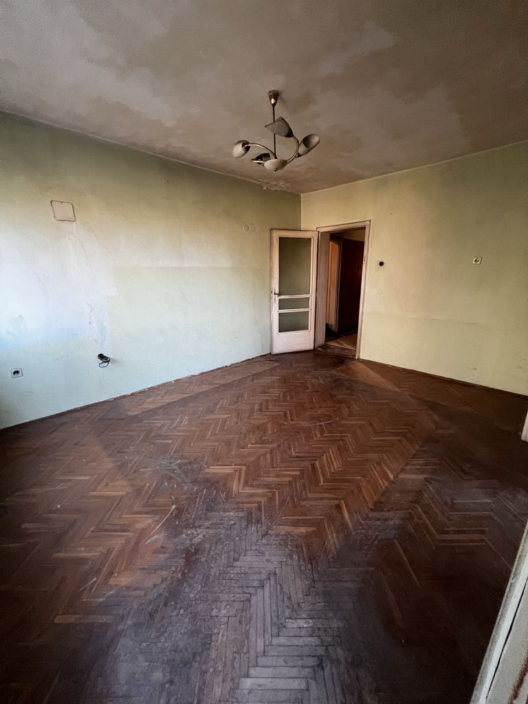 Продава се Тристаен апартамент в Варна, Червен площад - 91 кв.м за 1319 €/кв.м - Снимка #3