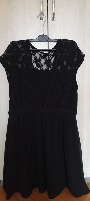 Красива рокля L- XL