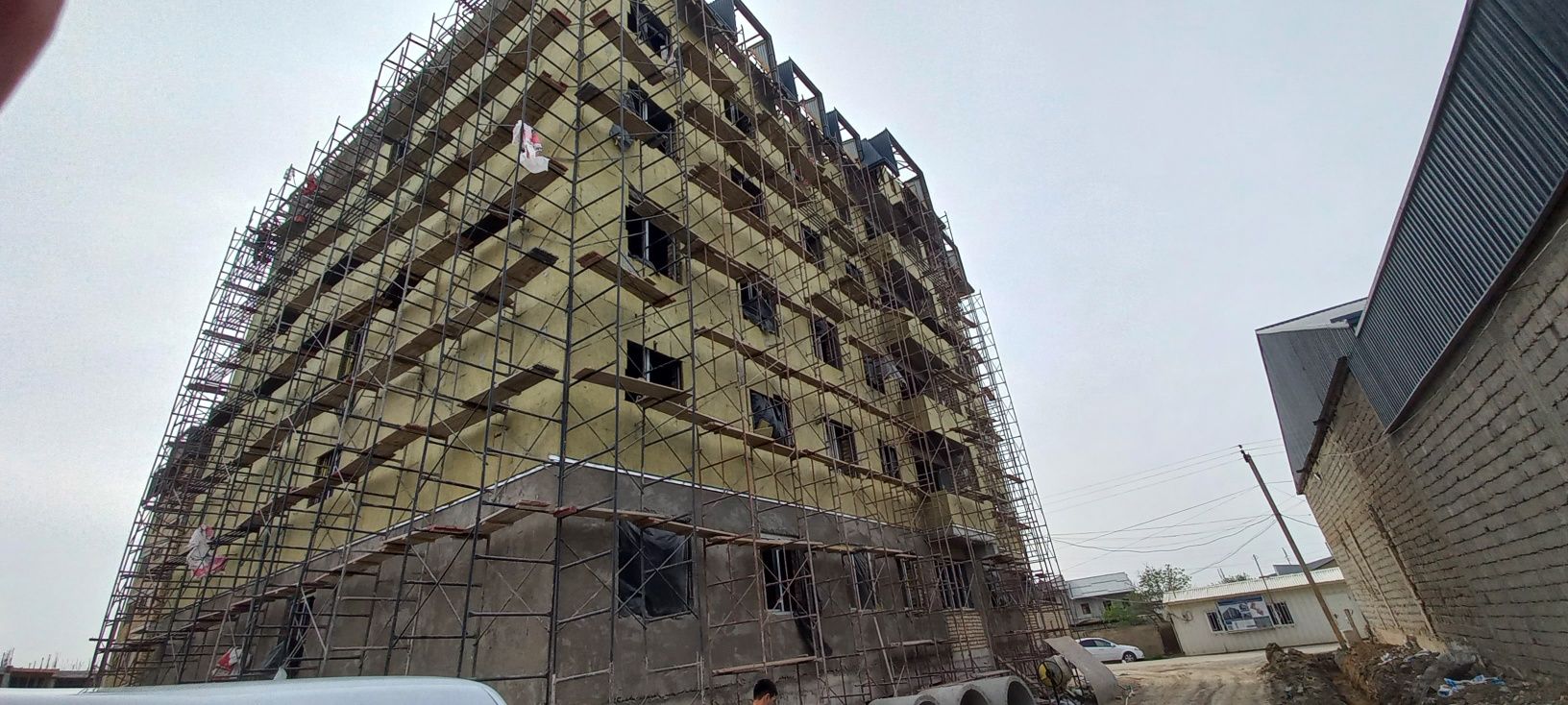 Квартира в новостройке. В районе Туркман гузар. Проезжая фэмили парк
