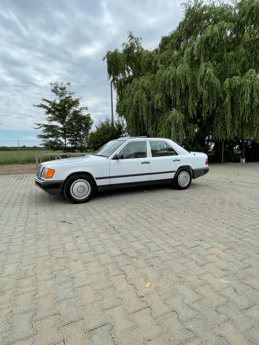 Mercedes Benz W124