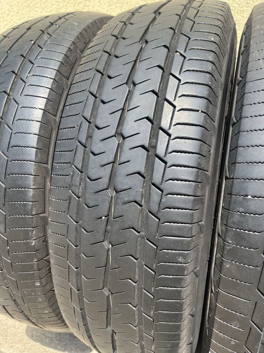 4 бр. гуми за бус 225/75/16C Toyo DOT 0223 5-5,5 mm