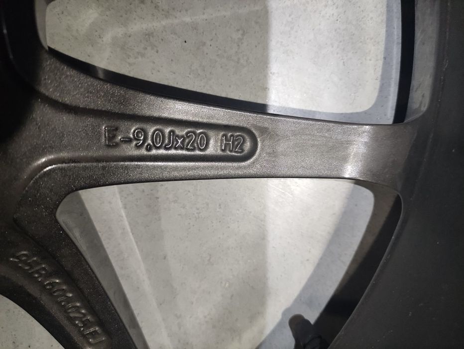 Джанти с гуми 295/40/20 за Porsche