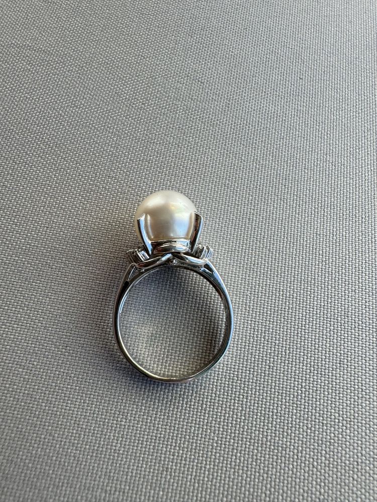 Inel din platina, perla si diamante