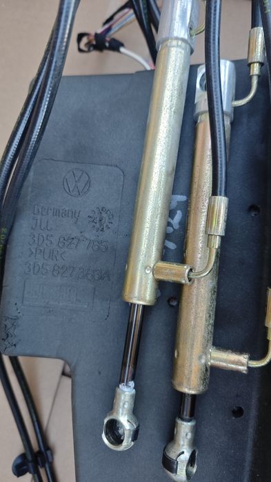 VW Phaeton амортисьори с помпа за багажника