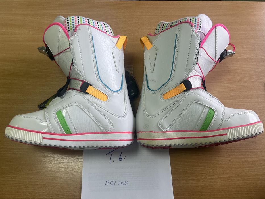 De vănzare Boots Trans, marimea  37