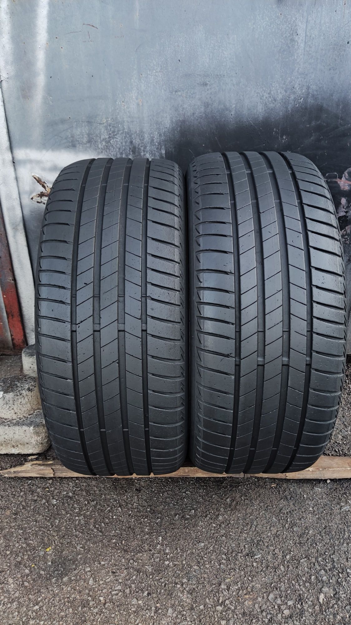 2бр. летни гуми 225/45/17  Bridgestone Turanza T005
dot22 
6.8mm
Добро