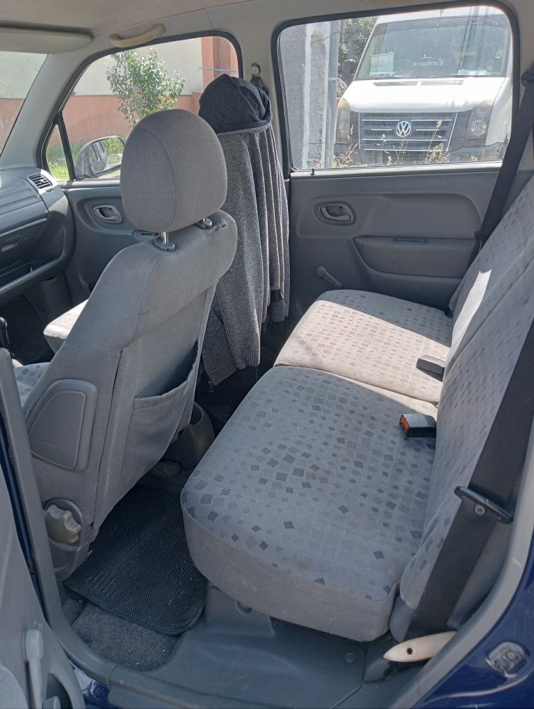 Opel Agila 1000 cm³