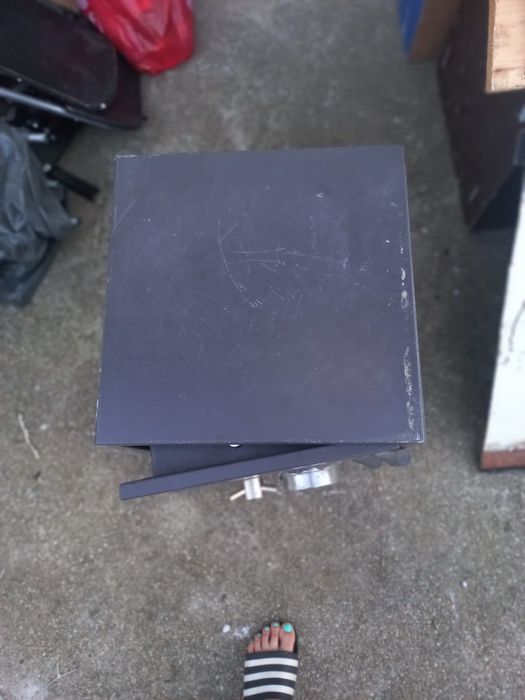 Seif metalic profesional cu închidere electronică – 2 bucăți disponibi