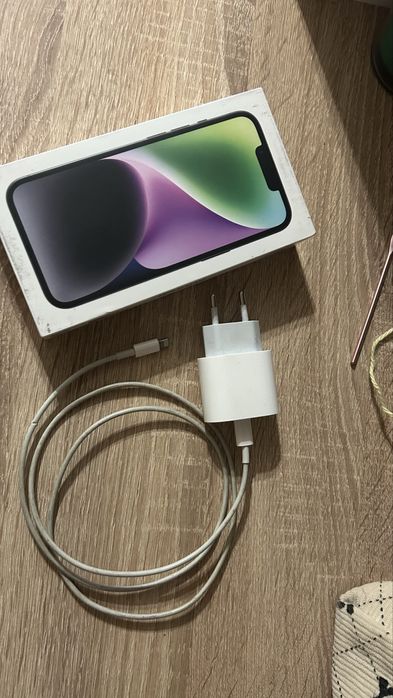 Продам  айфон 14