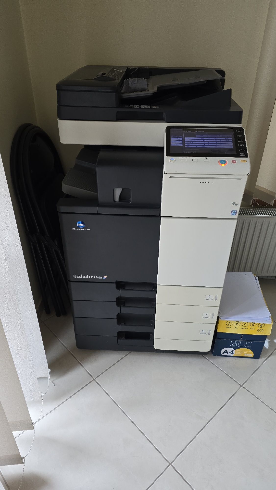 Multifuncțională Konica Minolta Bizhub C284e color cu capsator