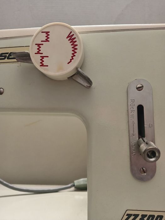 Mașina de cusut electrica